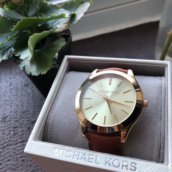 Michael Kors Watch *make an offer* - Picture 5 of 6